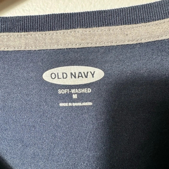 Old Navy medium All Over Print Men Blue T-shirt.. size M soft Wash - Picture 4 of 8